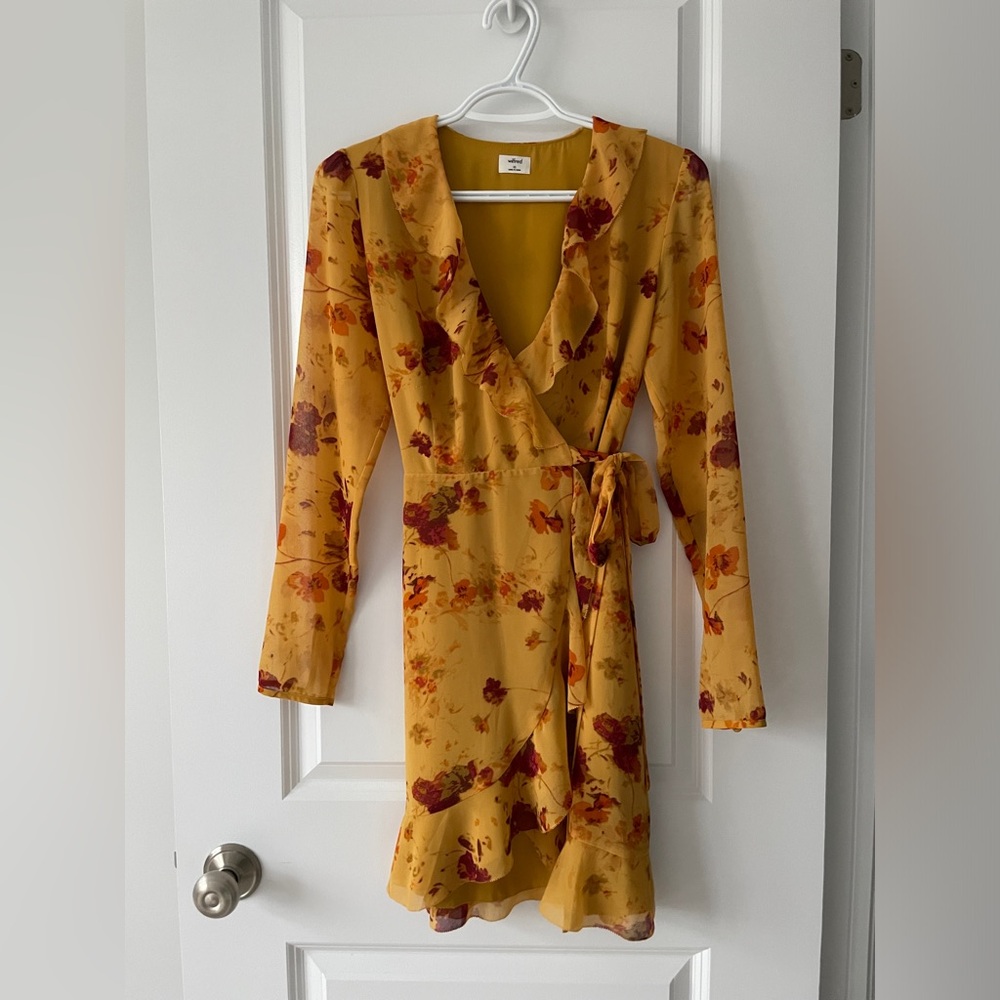 Aritzia Wilfred Louise floral wrap dress
